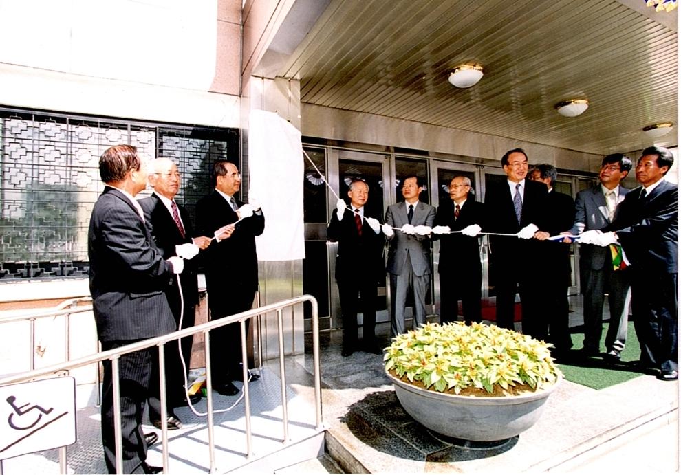 20010901 평생대학원 개원식-509 (1).jpg 첨부 이미지